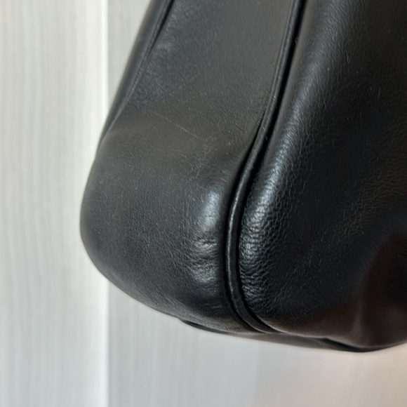 Gucci black leather Diana bag with bamboo handle - Picture 5 of 13